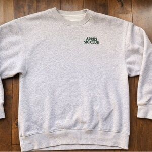 Abercrombie & Fitch Light Gray 'Après Ski Club' Crewneck Sweatshirt